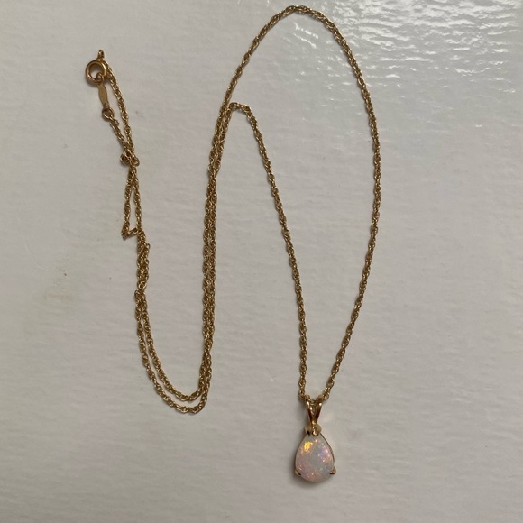 Vintage Opal & 14K Gold Necklace - Picture 2 of 13